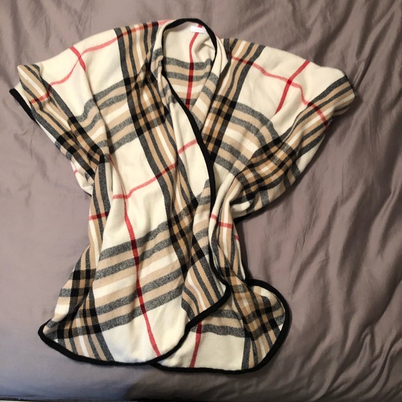 Cozy Charter Club Poncho/Wrap - Picture 2 of 4